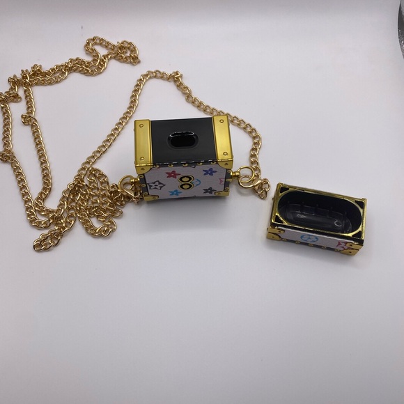 Compatible with AirPods 1, 2 Case. New - Picture 3 of 8